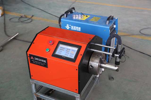 等離子切割機(jī)是借助等離子切割技術(shù)對金屬材料進(jìn)行加工的機(jī)械。